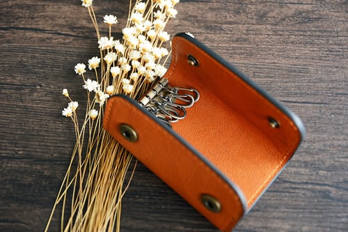 Image of Custom Handmade Vegetable Tanned Italian Leather Key Holder Key Case D055